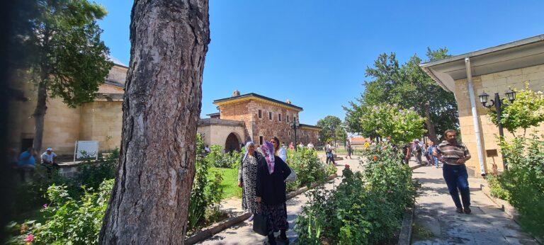 Yedi yıldır hasretini çekerim