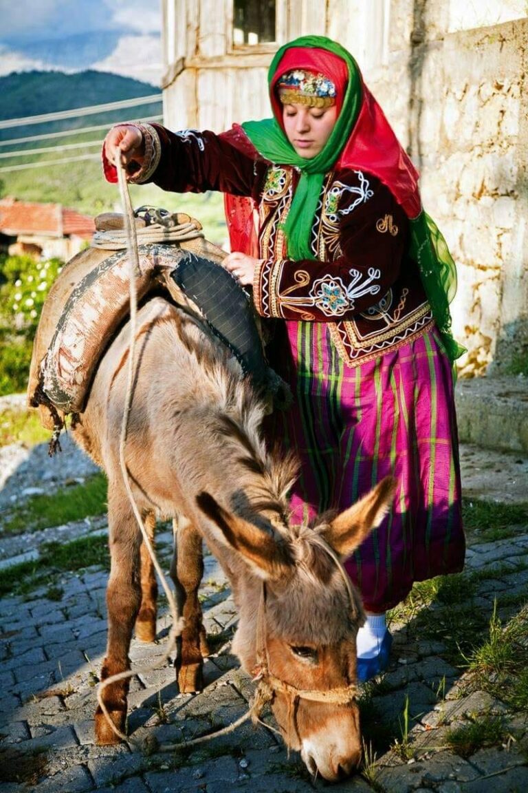 Kendi noksanını bilip arif ol