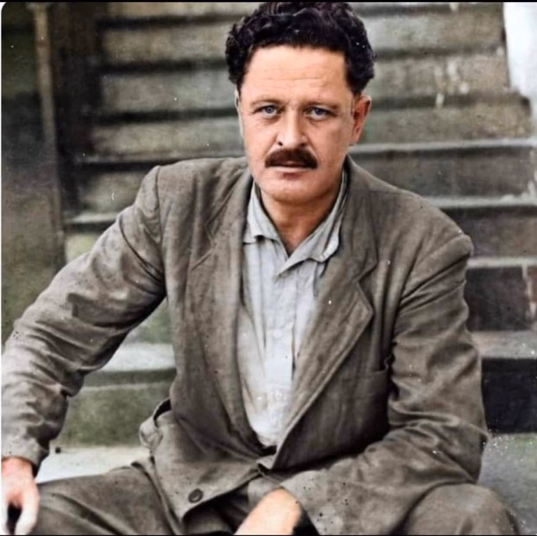 Ateş olup küller üfürdünüz memlekete.